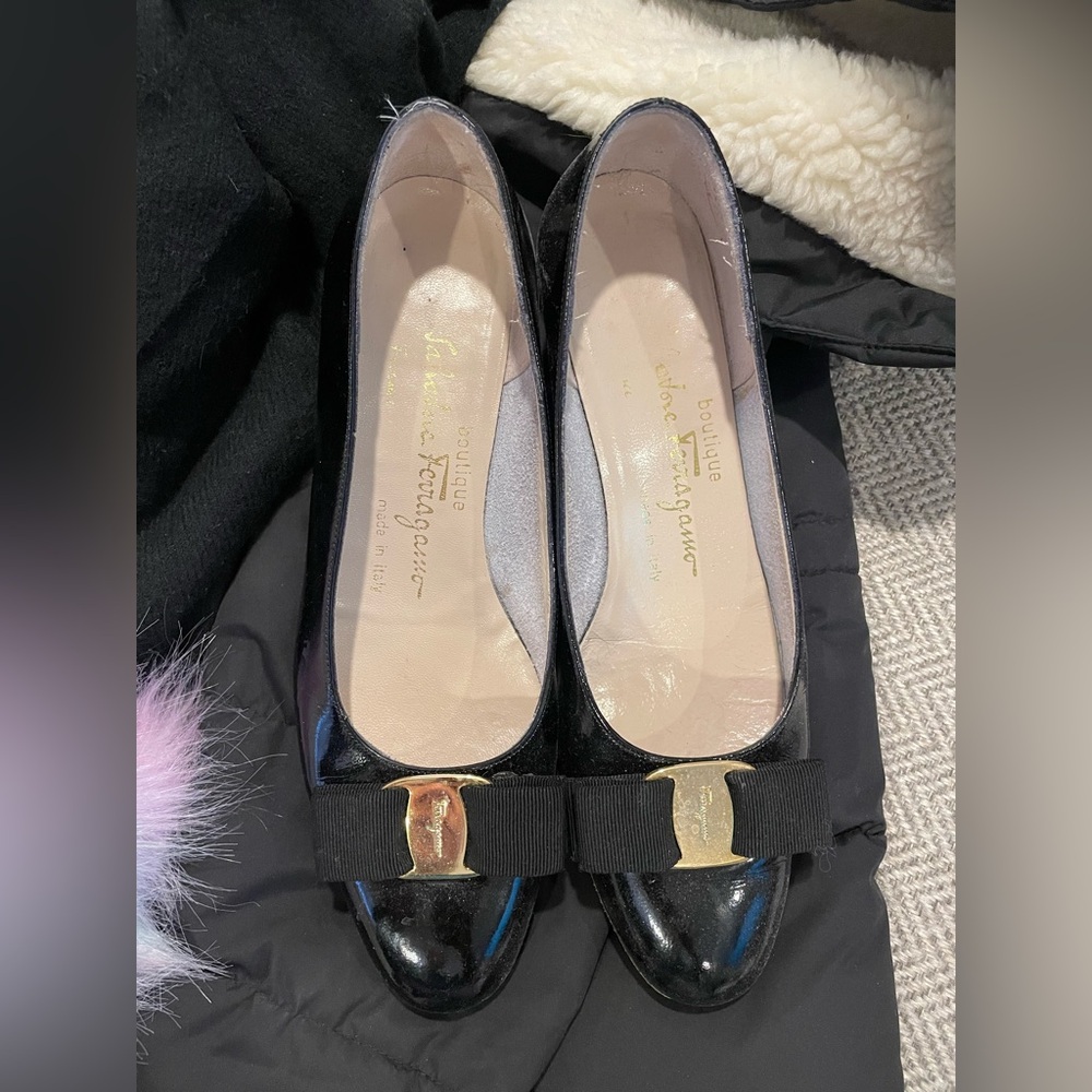 Ferragamo Vara Low Pumps 7AA